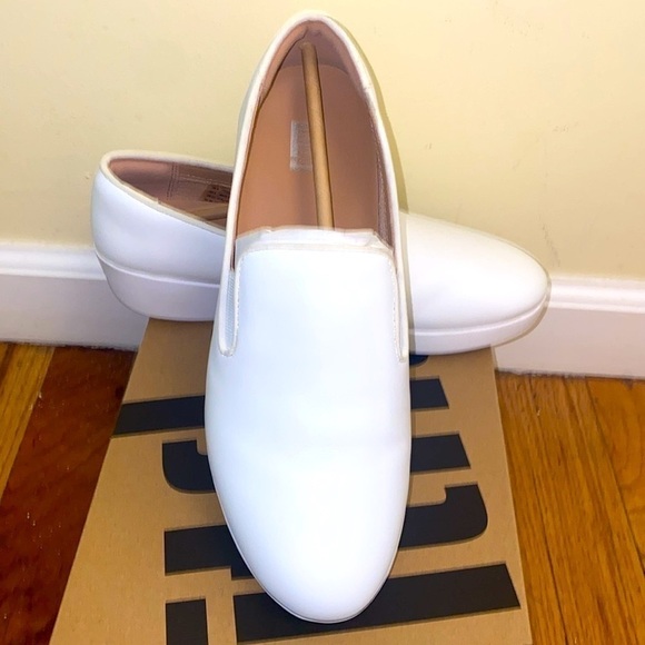 Beautiful Fitflop optic white leathersneaker/loafer. Size 7.5.NWT in Box. - Picture 5 of 7